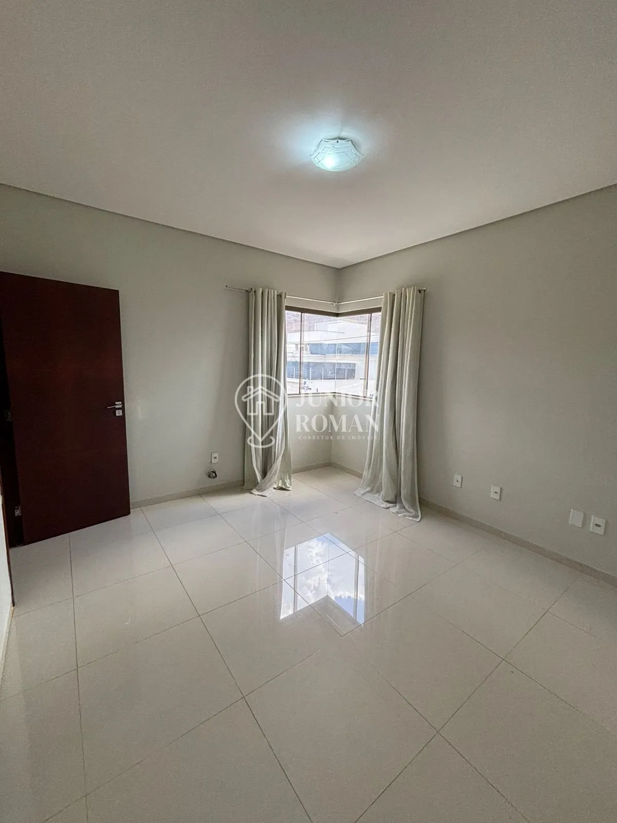 Imagem AMPLO SOBRADO 3 DORM 1 SUITE PLANEJADOS CHURRASQUEIRA NO BAIRRO BANDEIRANTES - BARREIRAS/BA
