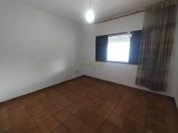 Imagem Casa térrea, 3 dorms, muito bem localizada à venda em Peruíbe
