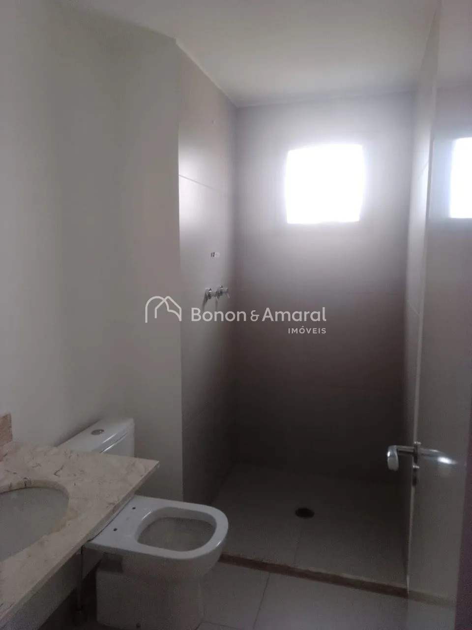 Imagem Duplex Amplo com 1 Suíte e 3 Vagas - 192 m²