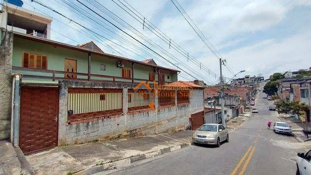Imagem Sobrado com 3 dormitórios à venda, 250 m² por R$ 1.200.000,00 - Cidade Soberana - Guarulhos/SP