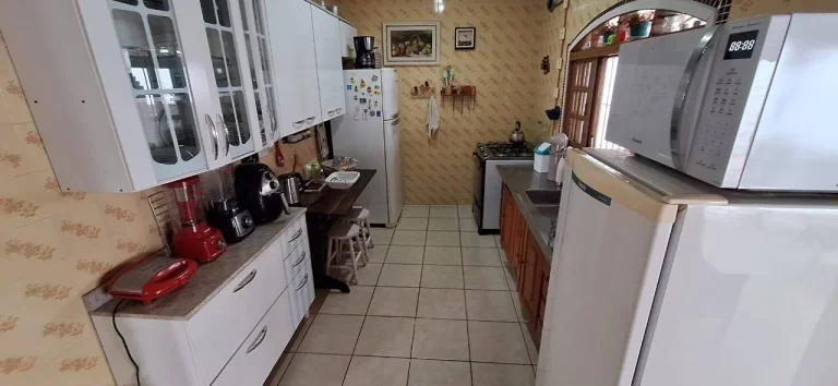 Imagem CASA TÉRREA EM 2 LOTES MAIS EDICULA