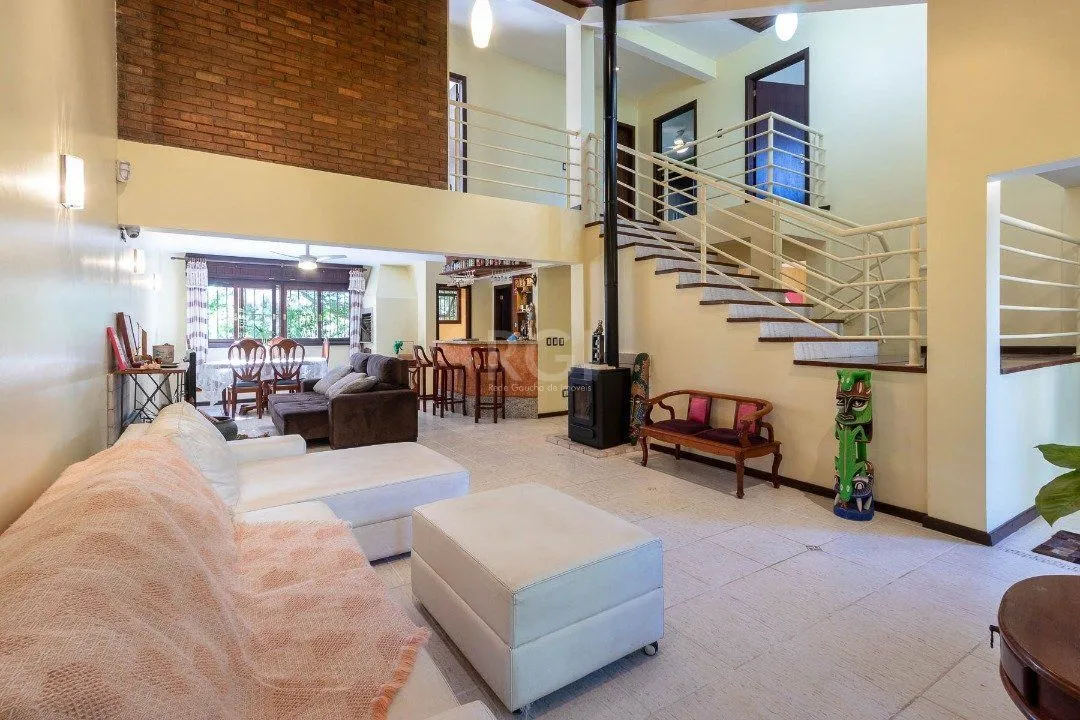 Imagem Casa para Venda - 308.25m², 3 dormitórios, sendo 1 suites, 5 vagas - Cristal