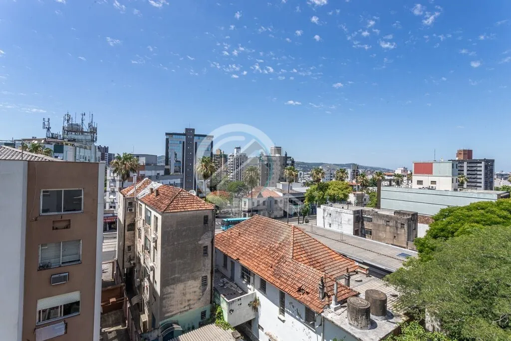 Imagem Apartamento de 1 Dormitório REFORMADO e semi mobiliado no bairro Petrópolis. Andar alto, 40,5m2 de...