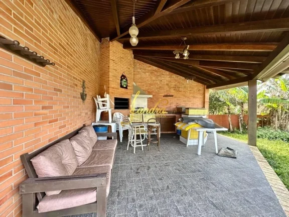 Imagem Casa no Centro de Xangri-la com 05 dormitórios com piscina