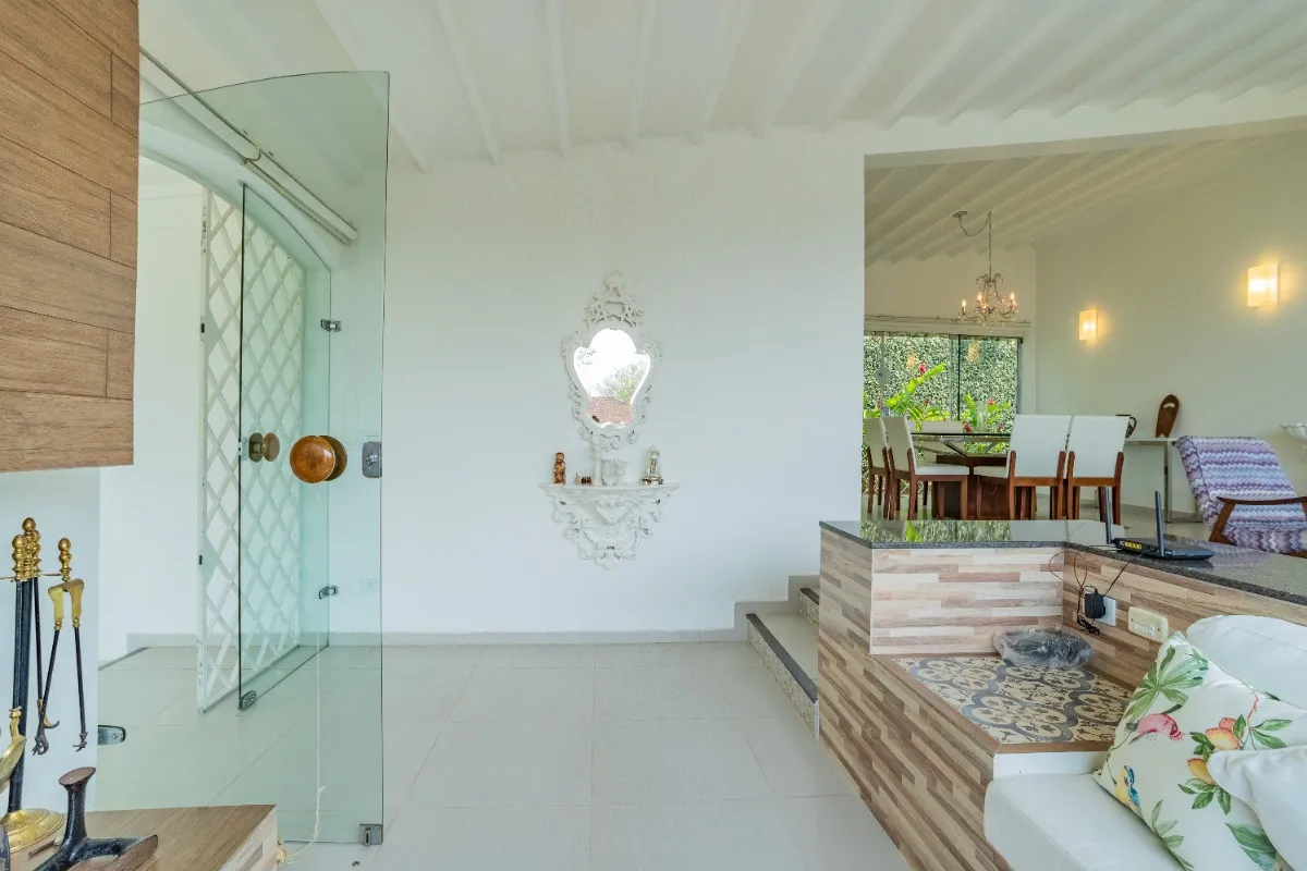 Imagem Casa em condomínio para venda com 3 quartos, sendo 1 suíte, 178m2