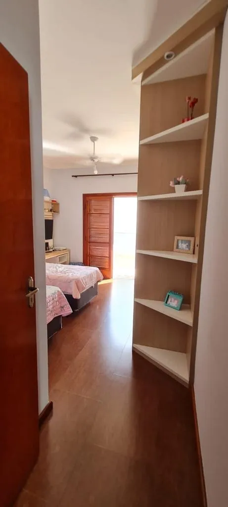 Imagem Casa Sobrado Mobiliada, com Salão Comercial de 70m² com estrutura para Restaurante/Pizzaria