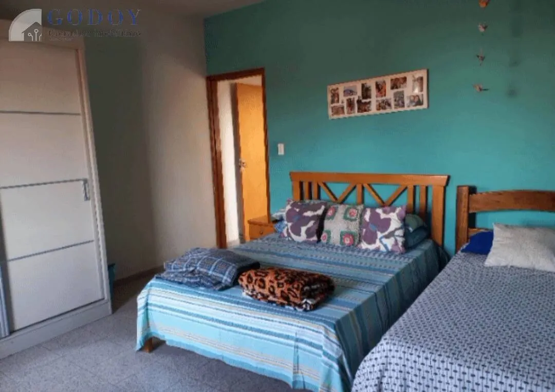 Imagem Casa Espaçosa com 3 Dormitórios em Localização Privilegiada - Jardim Rosely