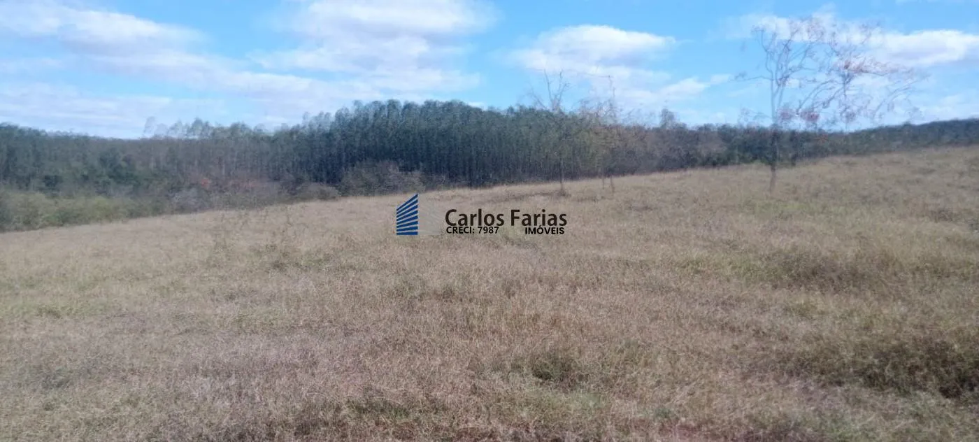 Imagem Sítio para Venda em Cidade Ocidental, Área Rural de Cidade Ocidental, 3 dormitórios, 1 banheiro, 2 vagas