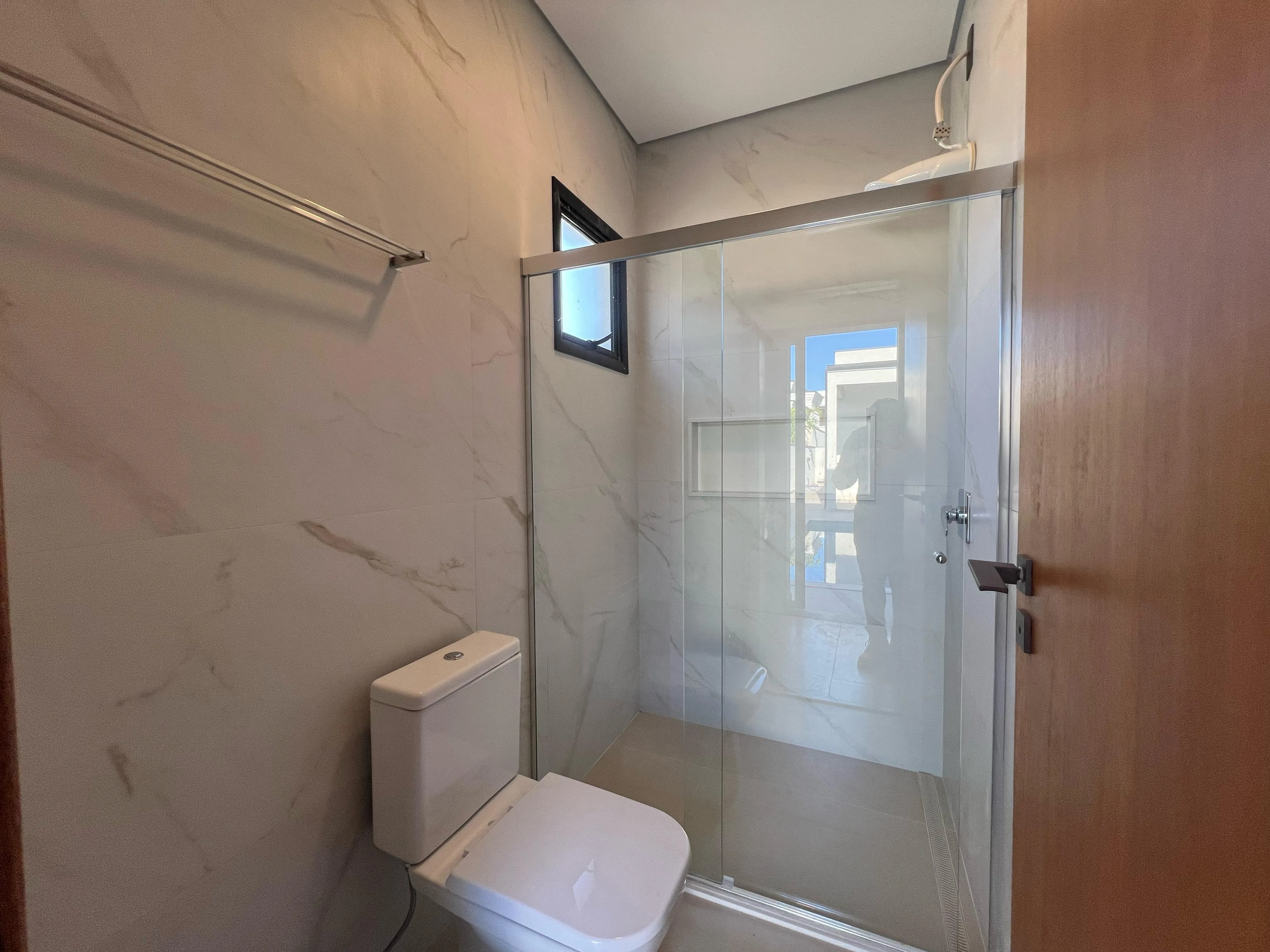 Imagem Exclusiva Casa Térrea com 4 Suítes e Piscina no Alphaville Nova Esplanada 3