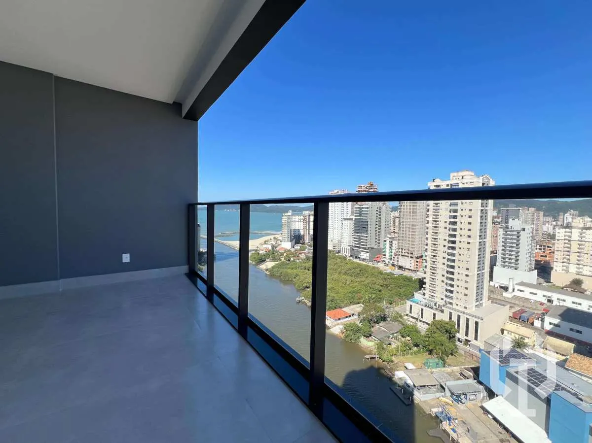 Imagem Apartamento 3 Suítes Quadra Mar em Meia Praia