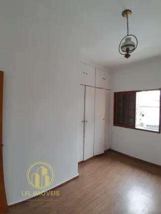 Imagem Sobrado para Locação, com Suíte e Varanda na Vila Gumercindo.