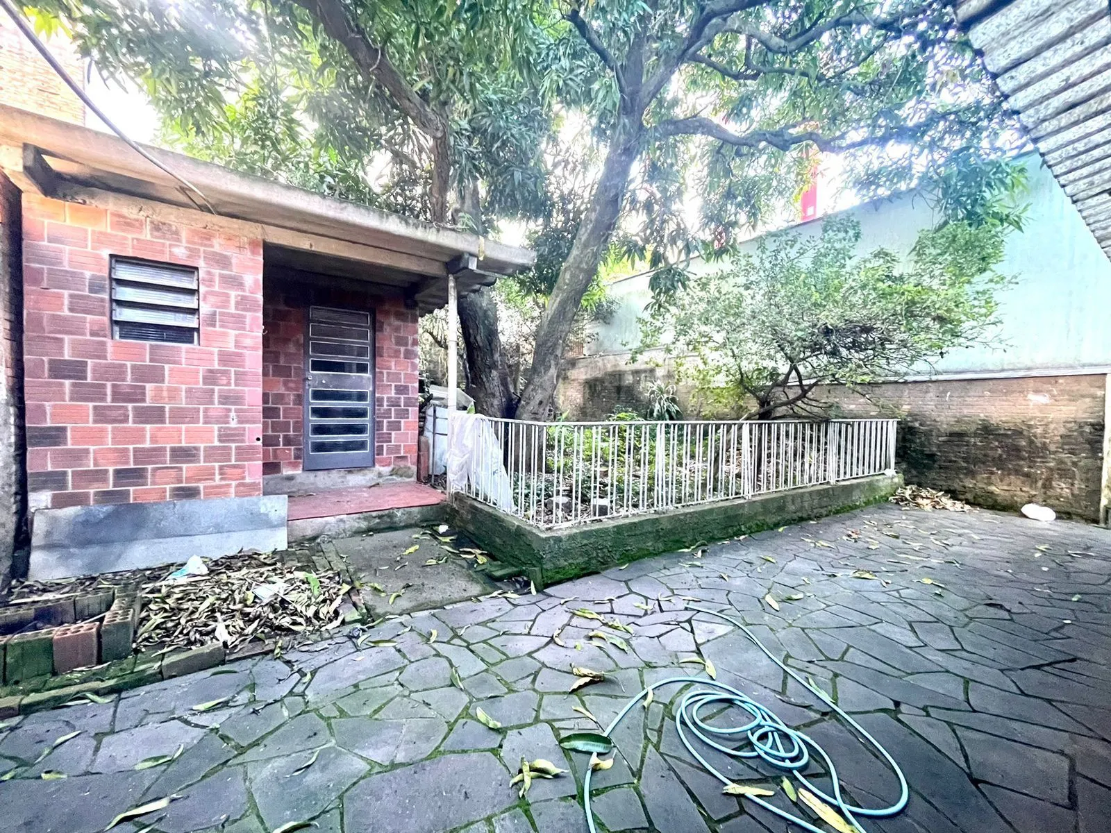 Imagem Sobrado Com 4 dormitórios, 1 suíte e 228M² no Bairro Petrópolis -Porto Alegre