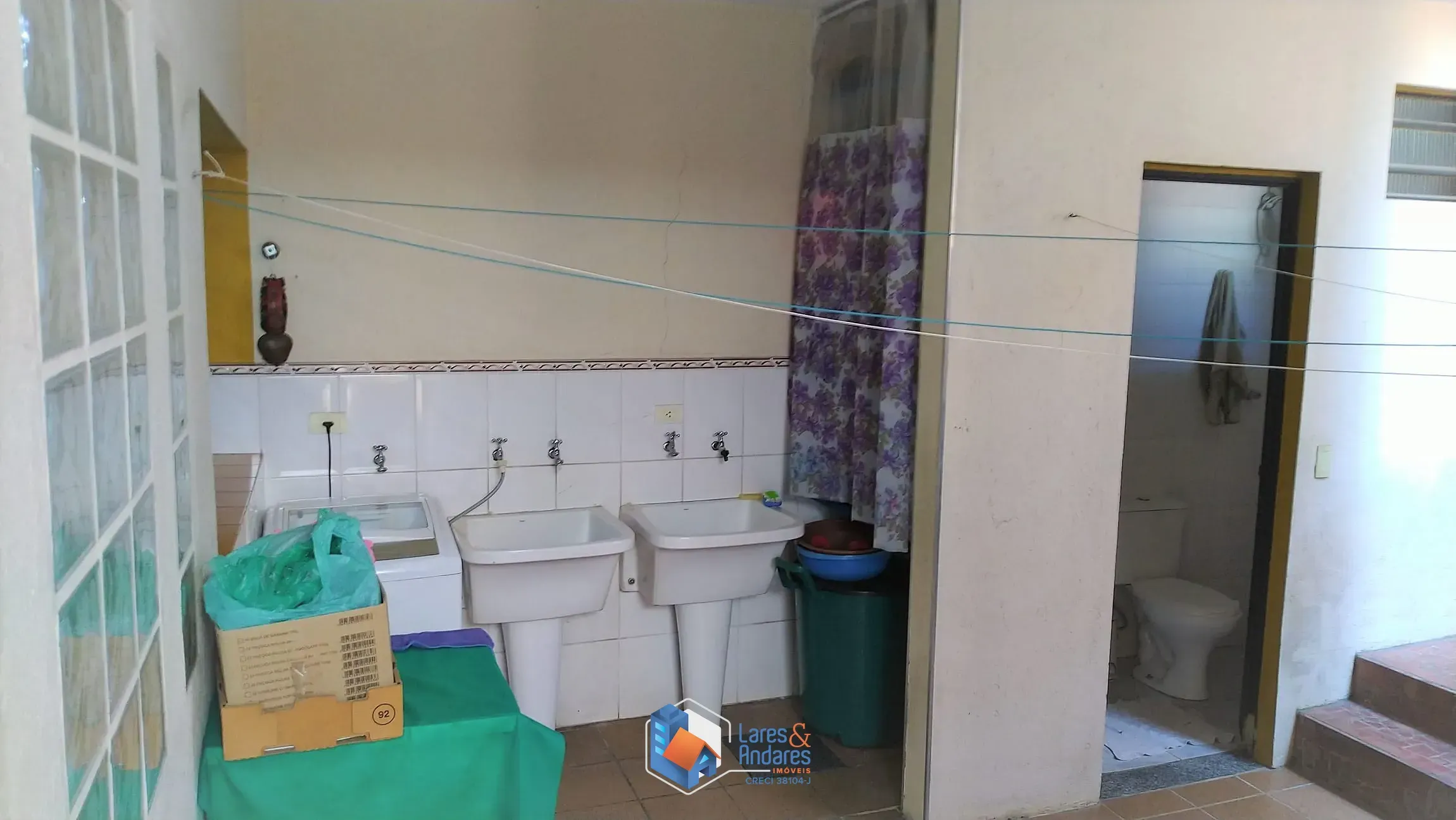 Imagem Sobrado à venda, com 360m de terreno na Casa Verde, com 4 dorm. 1 suíte, 2 salas, amplo terraço com salão de festas e 4 vgs de garagem. Oportunidade!