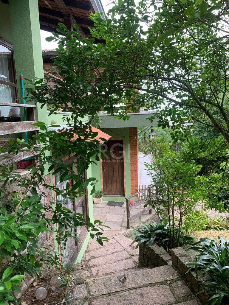 Imagem Terreno de 5.280 m², com 3 casas, no bairro Ponta Grossa, em Porto Alegre.