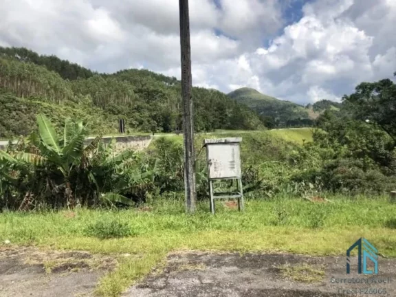Imagem Área com 10.213m², com casa 03 quartos, localizada em Campina Grande do Sul PR, com frente para os 02 lados da Rodovia Régis Bintencourt