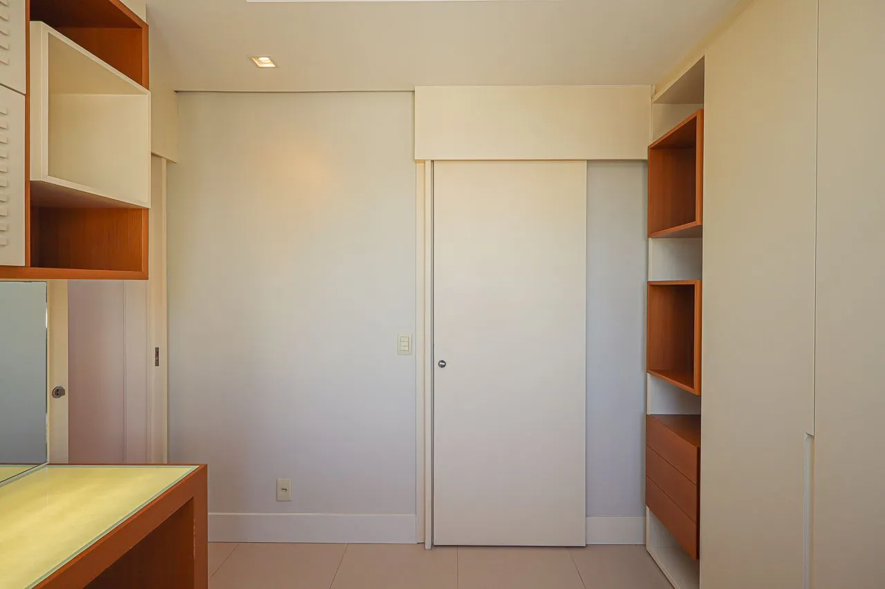 Imagem Apartamento de 3 quartos, 3 suítes, com 02 garagens individuais no Bairro Petrópolis, próximo a Encol.