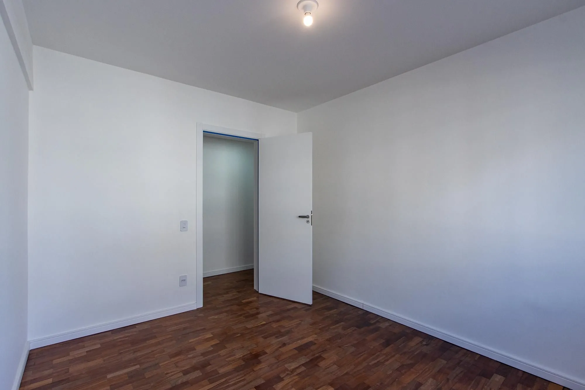 Imagem Apartamento no Menino Deus com 2 dormitórios e garagem
