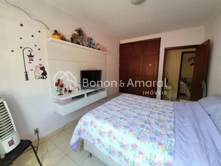 Imagem Casa térrea à venda, com 220m² de área construída, Parque Taquaral