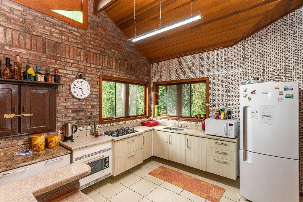 Imagem Casa de Condomínio em Elsa