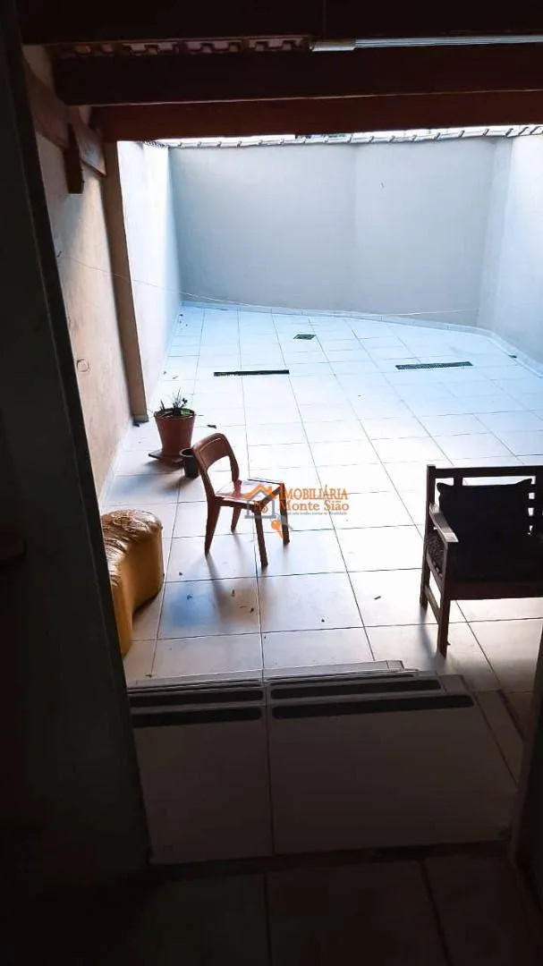 Imagem Sobrado com 4 dormitórios à venda, 266 m² por R$ 680.000,00 - Jardim Paraventi - Guarulhos/SP