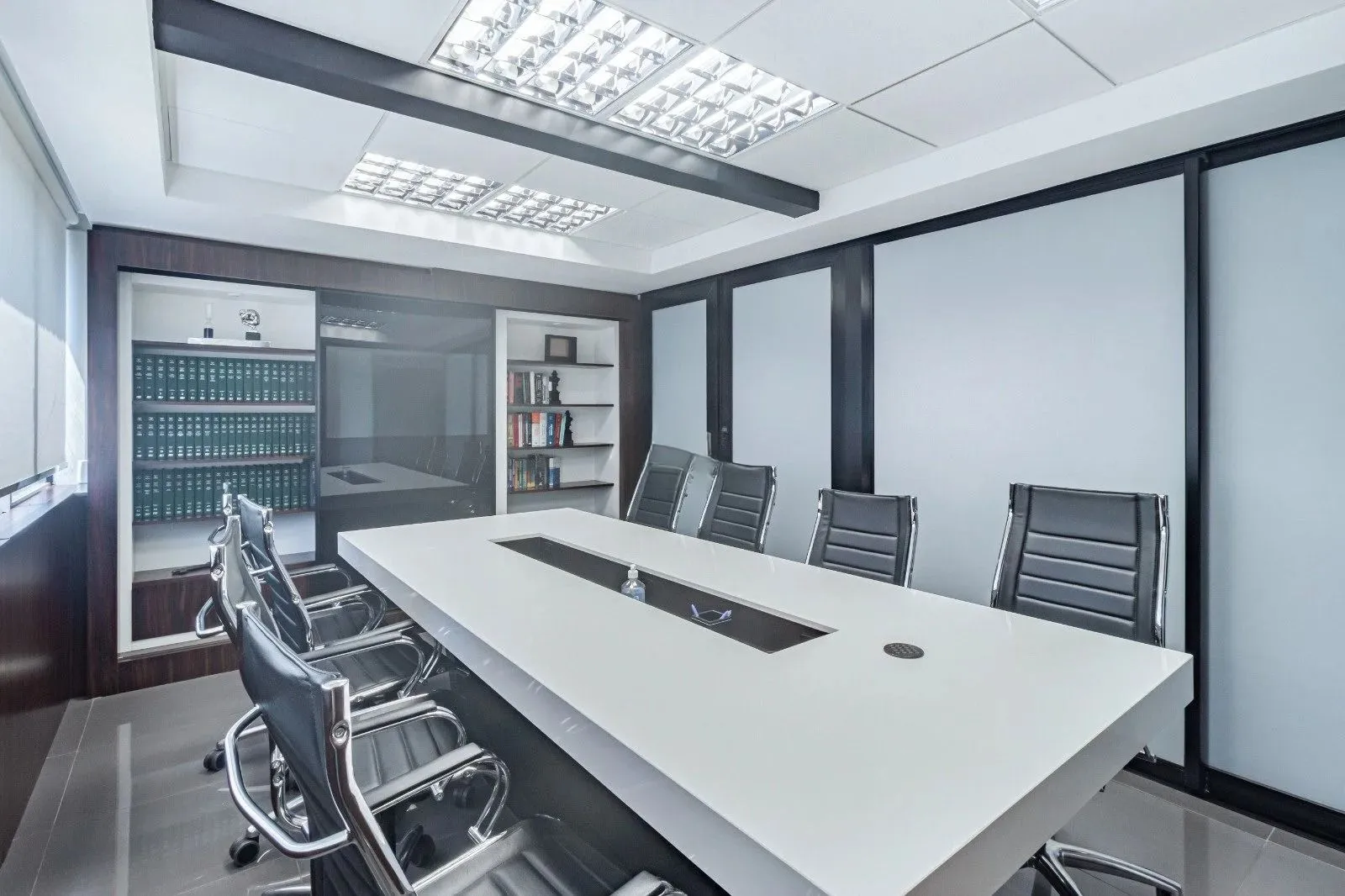Imagem Sala/Conjunto Comercial com 4 vagas e 218m²