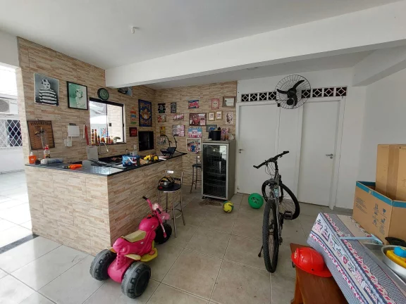 Imagem Casa com edícula independente, 5 dormitórios e garagem em terreno único em Pirabeiraba Joinville/SC