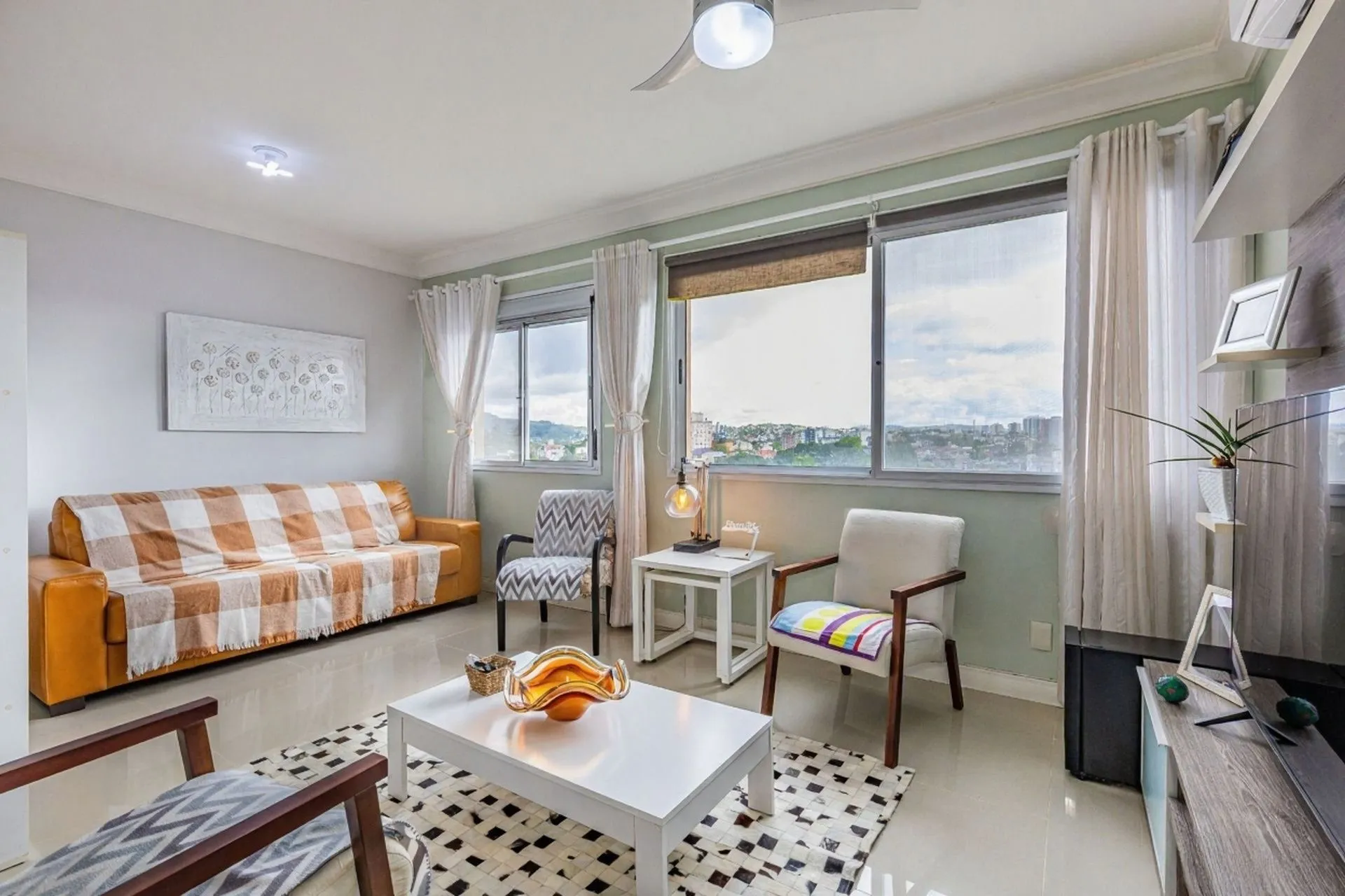 Imagem Vende-se apartamento com 2 quartos (1 suíte), 68m² e 1 vaga - Vila Ipiranga