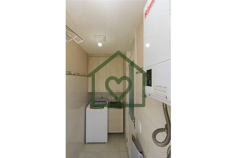 Imagem Linda casa em Condominio, com living de 2 ambientes (estar/jantar) com lareira, cozinha americana mo...