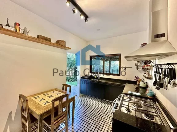 Imagem Casa charmosa com gourmet, spa e sauna em Cotia