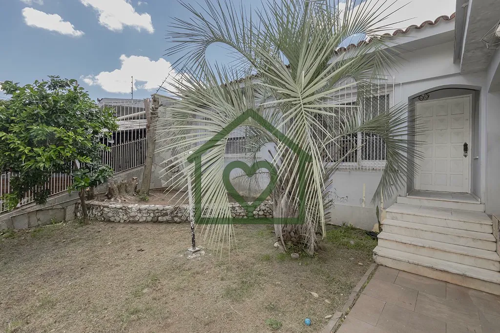 Imagem Casa ampla, no bairro Jardim Itu Sabará, com 3 dormitórios, possibilidade de 2 súites, sala de es...