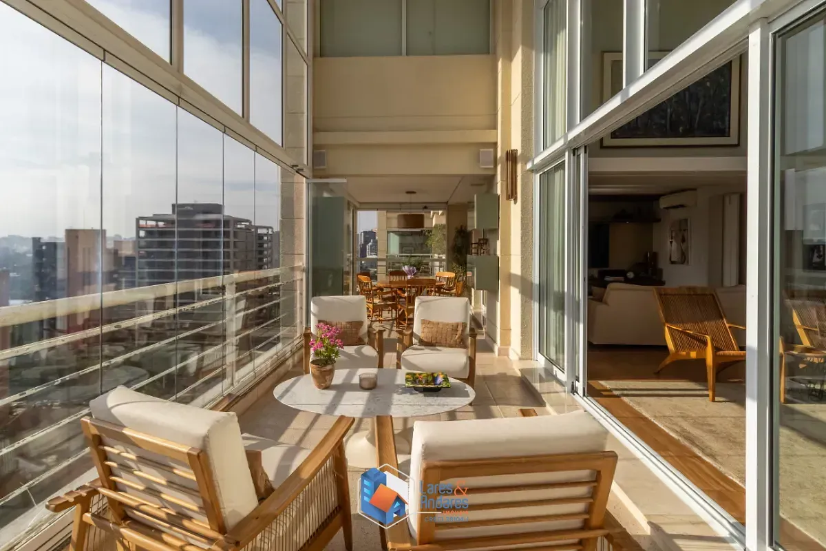 Imagem Apartamento para venda em Moema com 4 quartos, sendo 4 suítes, 300m²
