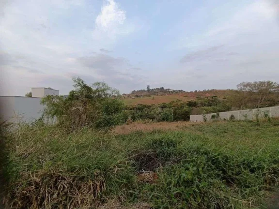 Imagem Construa a Casa dos Seus Sonhos: Lote de 940m2 em Condomínio Fechado