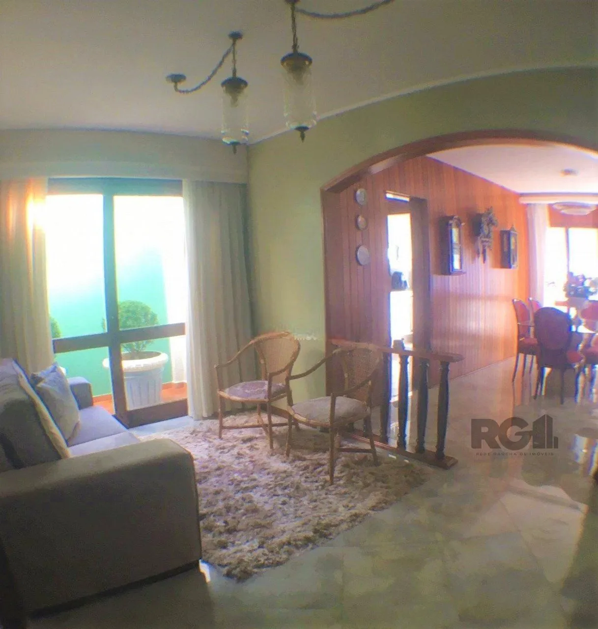 Imagem Casa com 3 dormitórios, localizada no bairro Jardim Itu em Porto Alegre/RS.