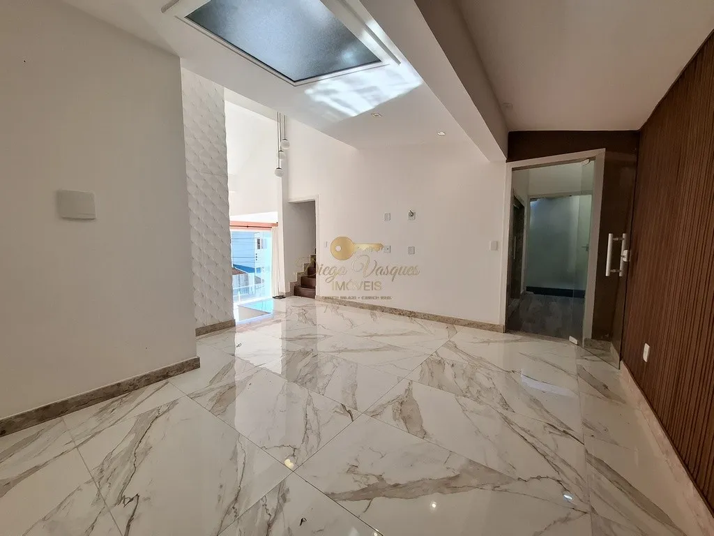 Imagem Casa em Condomínio para Venda em Teresópolis / RJ no bairro Iucas