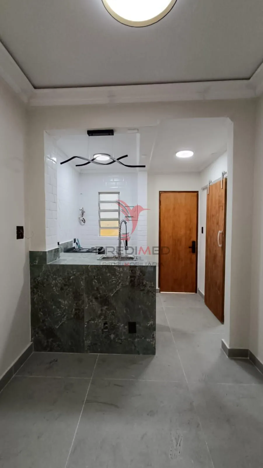 Imagem Apartamento todo reformado com 1 Dormitório com suite a 100 m da Praia