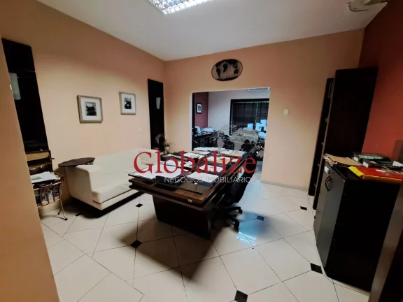Imagem Casa para locação comercial com várias salas, recepção, cozinha e edicula por R$6.900,00 o pacote no centro de Santos