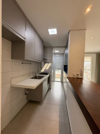 Imagem Apartamento de 2 quartos com 1 suíte e 2 vagas de garagem no Cambuí, Campinas-SP - 89m².