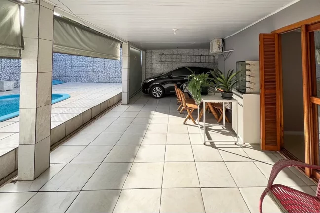 Imagem Casa para venda no bairro Guajuviras em Canoas