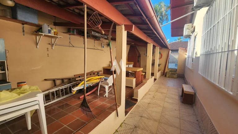 Imagem Casa térrea em Itanhaem, 3 dormitórios, piscina, churrasqueira, vaga pra 5 carros