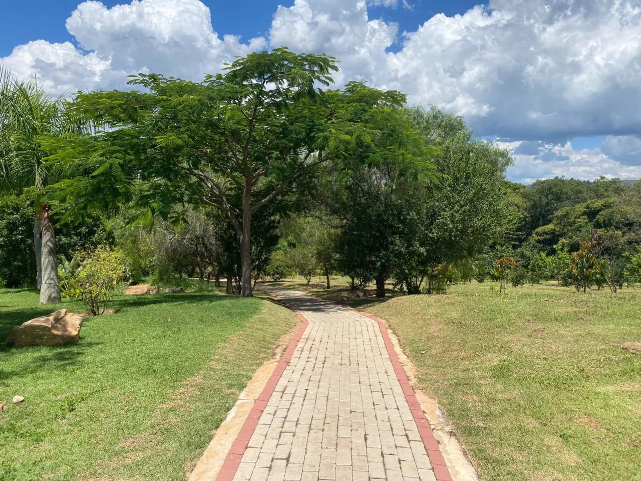Imagem Terreno A Venda no Condomínio Reserva Fazenda Imperial a poucos minutos do Shopping Iguatemi