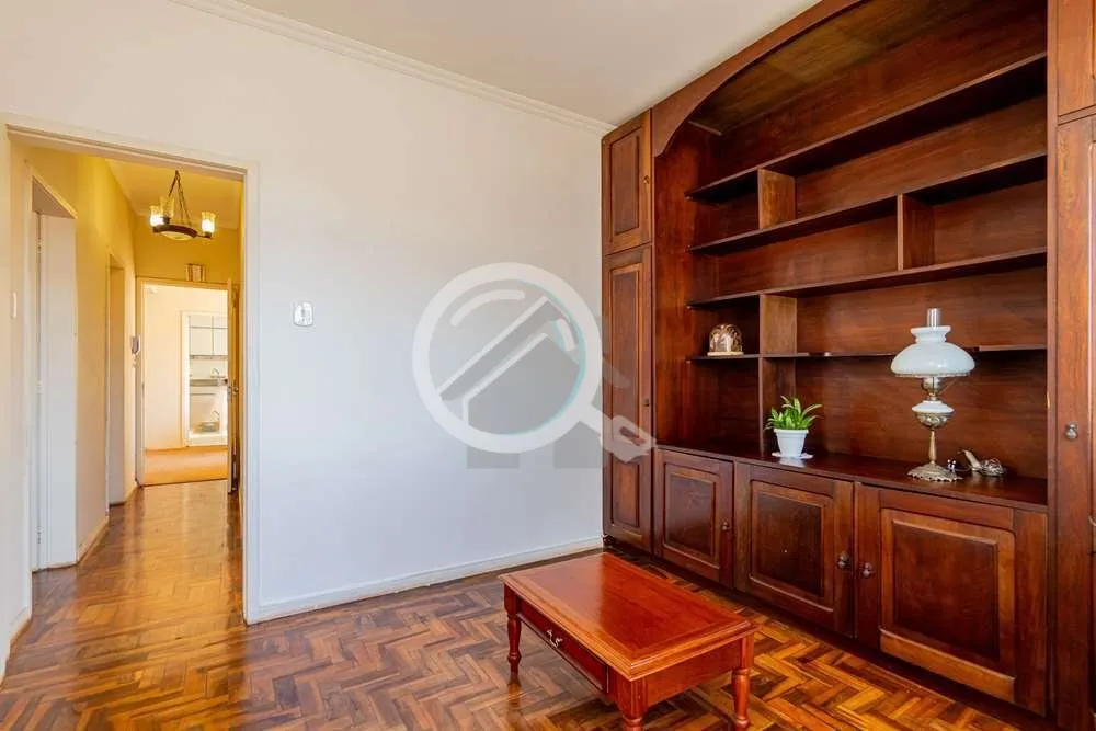 Imagem Este apartamento no andar alto e com seus 103m² iluminado, bem ventilado e uma vista incrível em t...