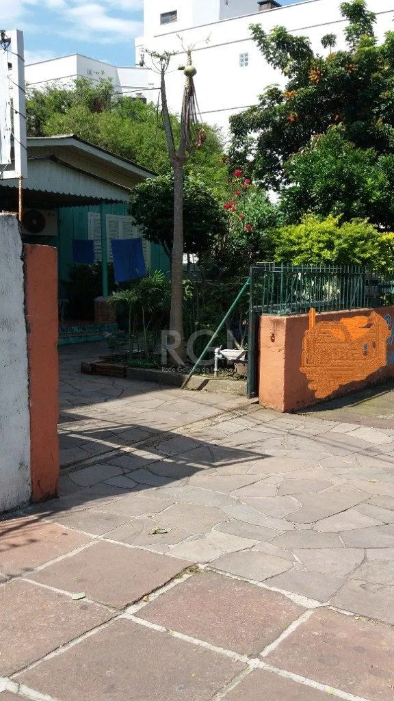 Imagem Terreno para Venda - 0m², 0 dormitórios, Petrópolis