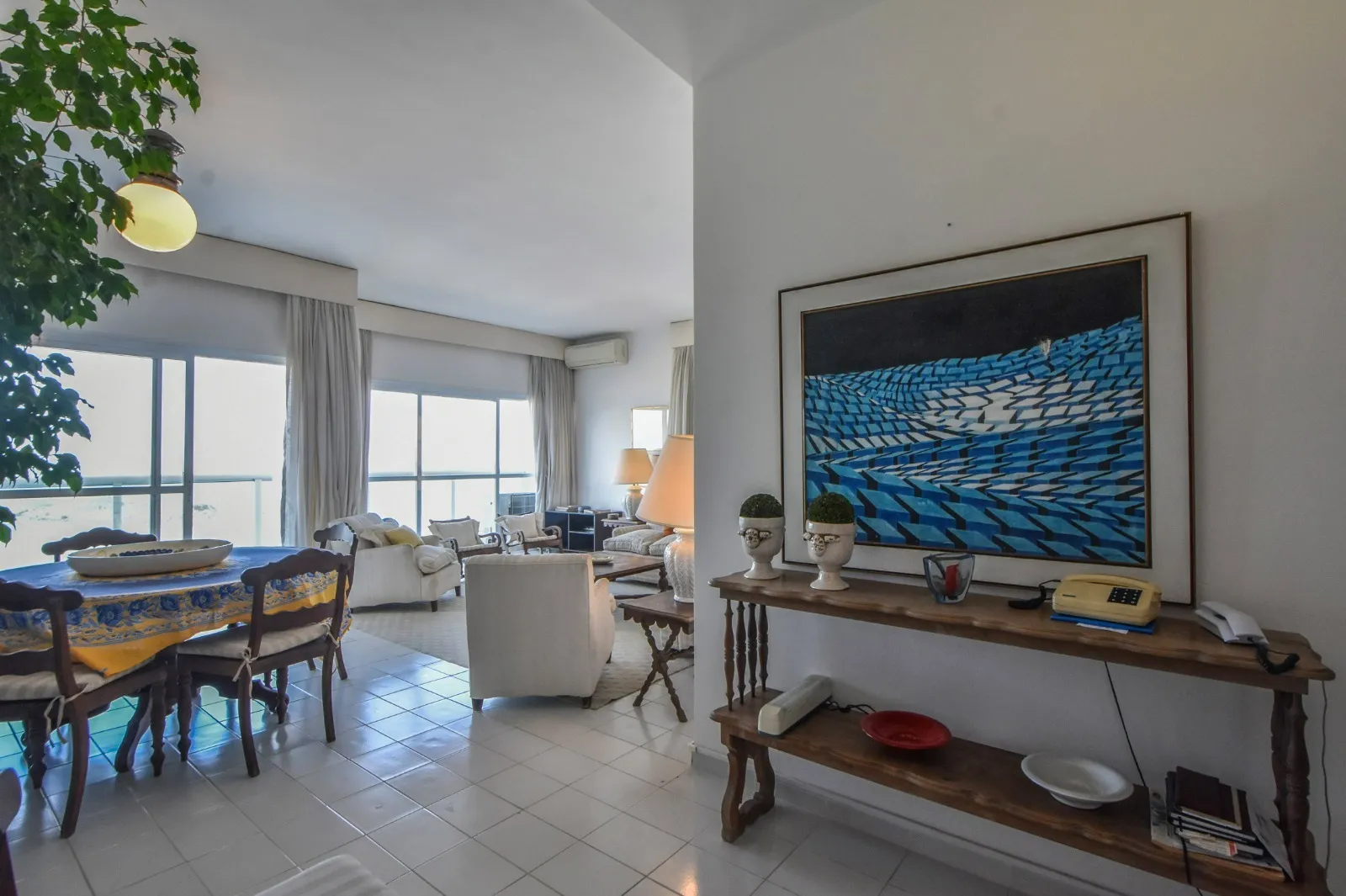 Imagem Apartamento de 120m² com 3 Dormitórios Localizado na Praia de Pitangueiras, Guarujá SP