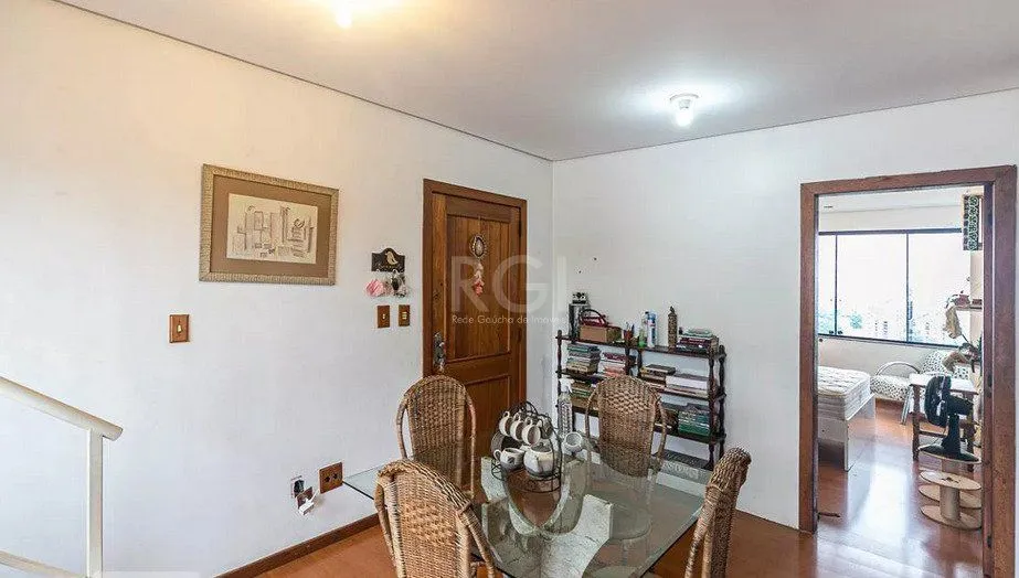 Imagem Cobertura para Venda - 207m², 3 dormitórios, sendo 1 suites, 2 vagas - Santa Tereza