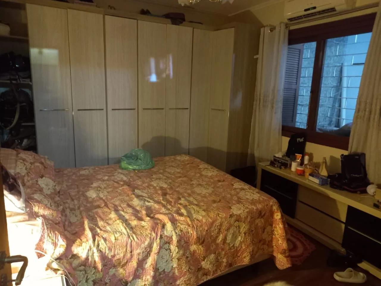 Imagem Excelente casa localzada ma Rua Santo Camaratto com 4 D e 1 suite