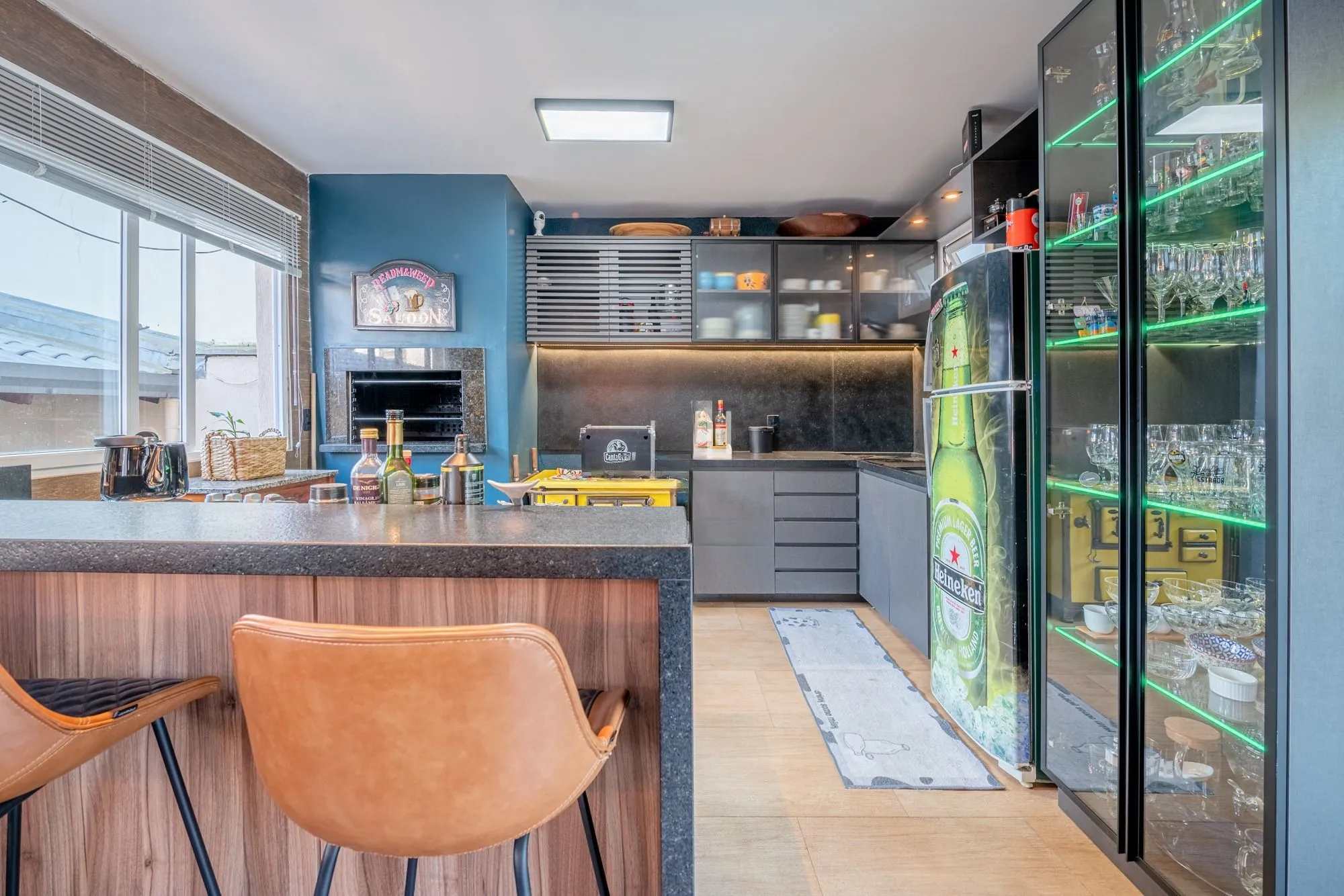 Imagem Casa com 357m² e 4 dormitórios, 3 suítes, 3 vagas
