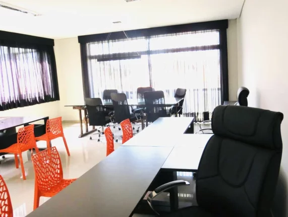 Imagem Prédio Comercial à Venda em Santa Felicidade – 622m², 8 Vagas