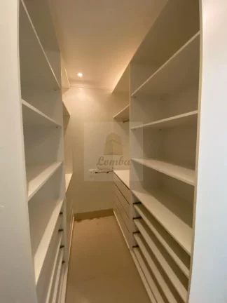 Imagem Aluguel de Casa em Condomínio de Luxo em Cuiabá-MT, Jardim Mossoró: 2 Quartos, 2 Suítes, 3 Salas, 3 Banheiros, 2 Vagas de Garagem.