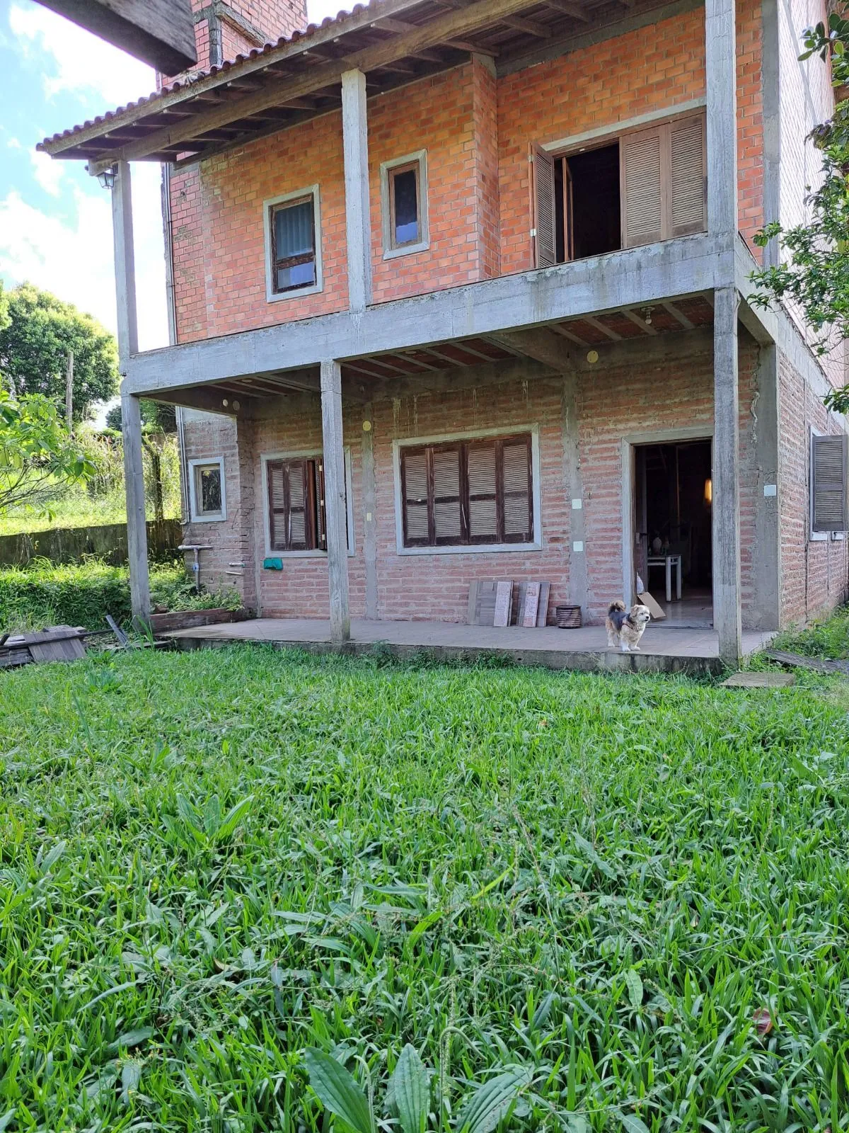 Imagem Sobrado 200m² privativos, 4 dormitórios 1 suíte e 2 vagas cobertas - Gravataí