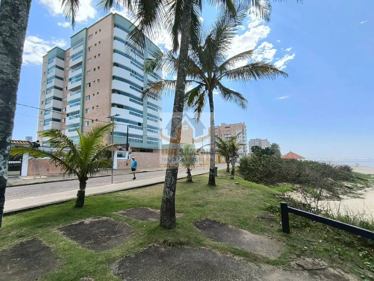 Foto do imóvel Lindo Apartamento Seminovo, Centro de Itanhaém, Praião, 2 Dormitórios (1 suíte) e 2 vagas